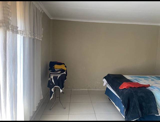2 BEDROOM HOUSE FOR SALE IN PROTEA GLEN
